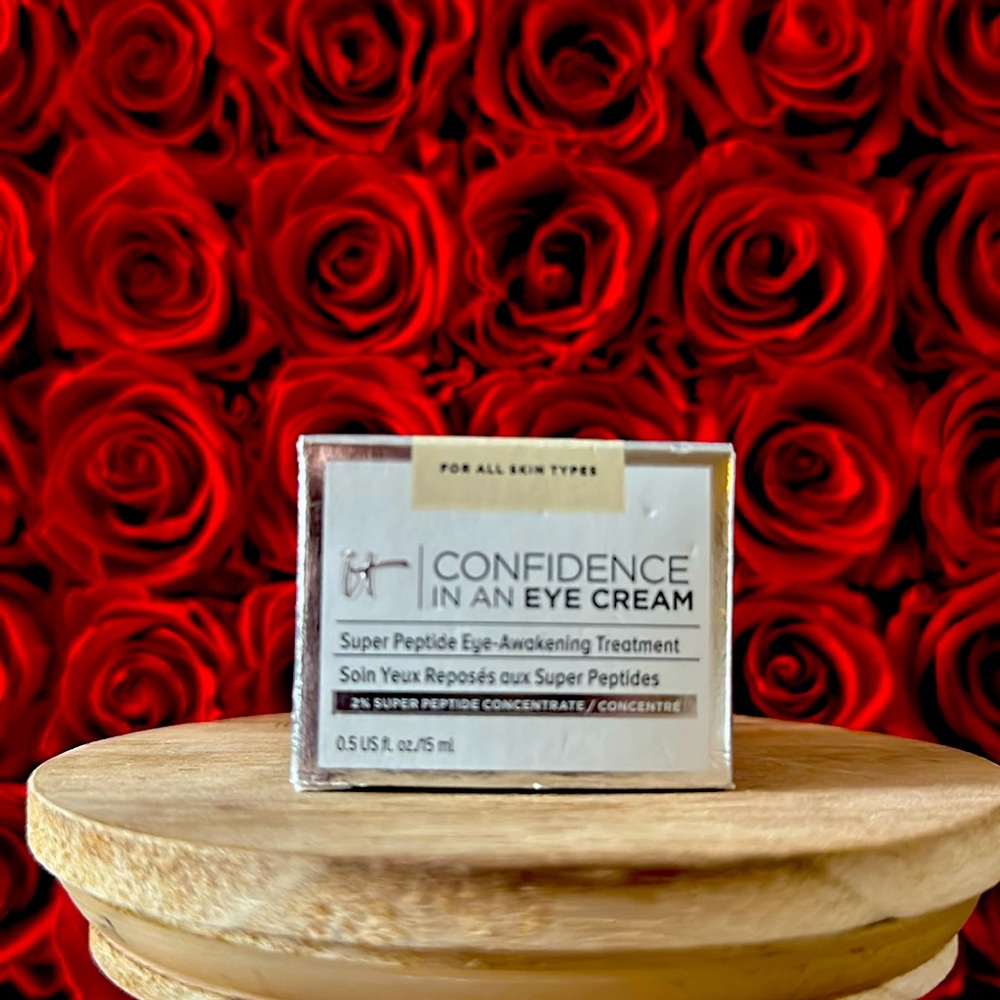 IT COSMETICS CONFIDENCE IN AN EYE CREAM